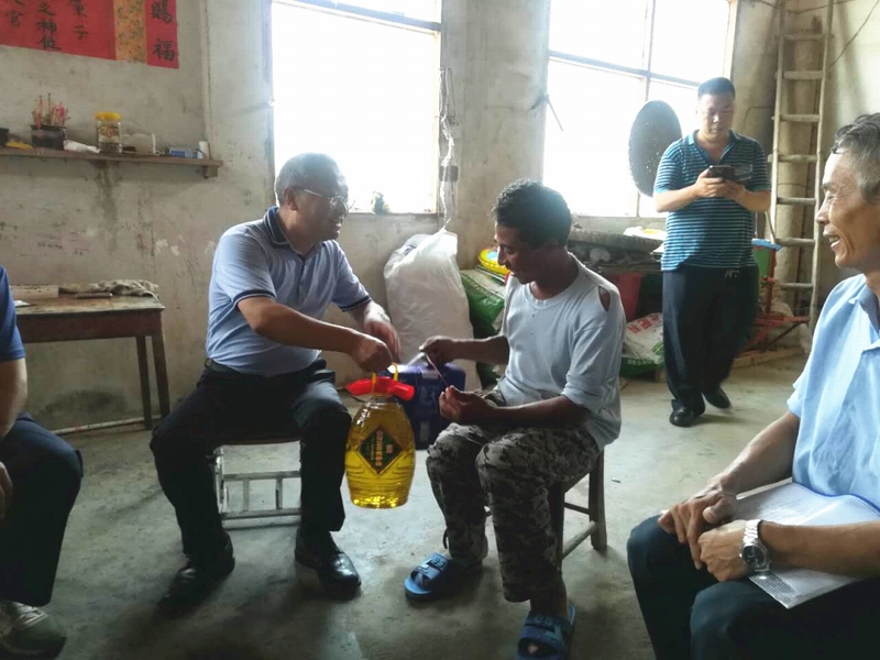 心手相連 脫貧致富2.jpg 心手相連 脫貧致富2.jpg